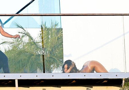 Rihanna Naked Booty Pics